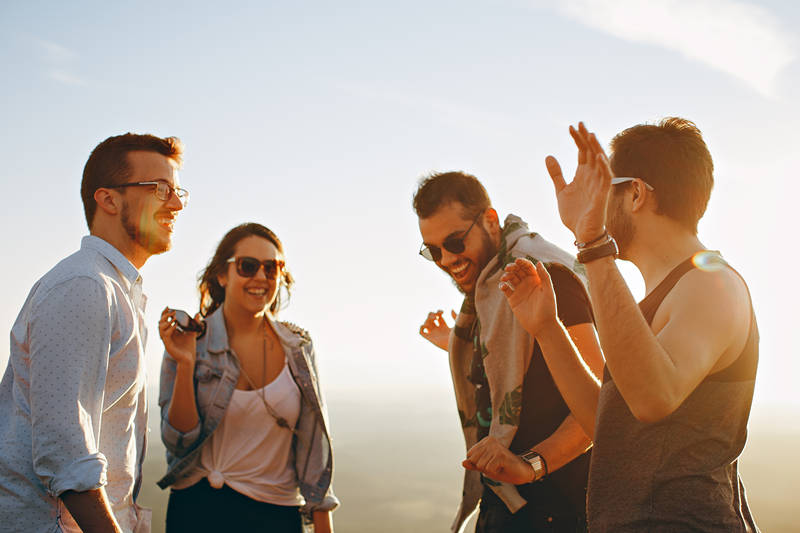 sunglasses-and-eyelets-backlit-bonding-casual