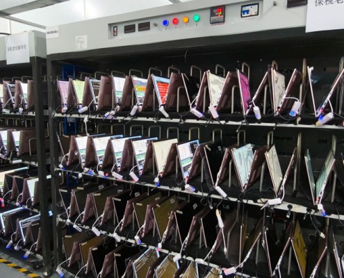 Laptop-aging-test-in-factory