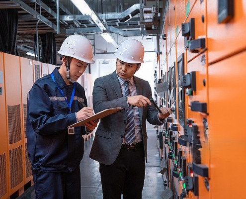 The technicians accompany the engineer to do root cause analysis